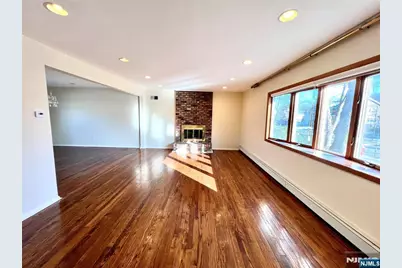 517 Fordham Place, Paramus, NJ 07652 - Photo 5