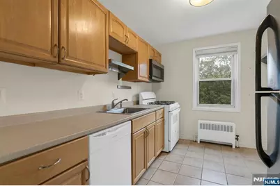 2350 Linwood 5C #5C, Fort Lee, NJ 07024 - Photo 9