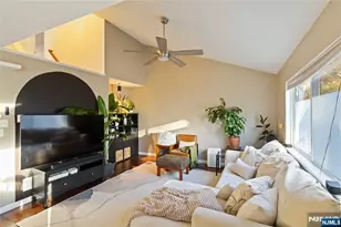 30 Sweetwater Ln, Hamburg, NJ 07419 - Photo 9