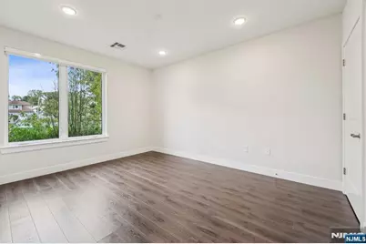 41 W Prospect Street, Waldwick, NJ 07463 - Photo 5