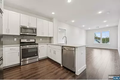 41 W Prospect Street, Waldwick, NJ 07463 - Photo 1