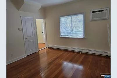684 Edgewater Avenue 1Fl #1FL, Ridgefield, NJ 07657 - Photo 11