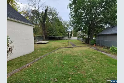 684 Edgewater Avenue 1Fl #1FL, Ridgefield, NJ 07657 - Photo 17