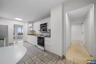 300 Winston Dr 109, Cliffside Park, NJ 07010 - Photo 3