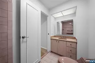 300 Winston Dr 109, Cliffside Park, NJ 07010 - Photo 21