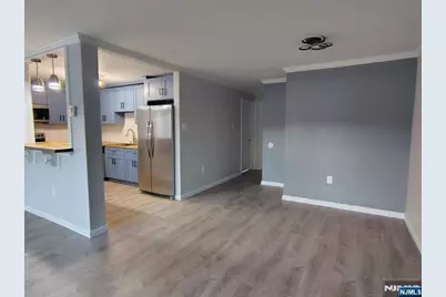 54 E Maple Street 54 #54, Teaneck Township, NJ 07666 - Photo 3