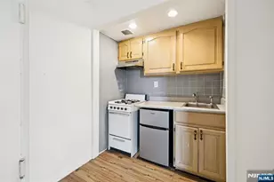 501 Linwood Dr 2H, Fort Lee, NJ 07024 - Photo 19