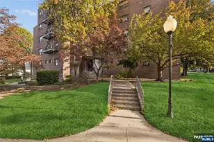 501 Linwood Dr 2H, Fort Lee, NJ 07024 - Photo 1