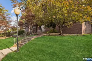 501 Linwood Dr 2H, Fort Lee, NJ 07024 - Photo 3