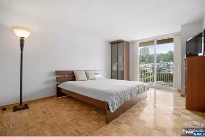 1055 River Road 905 #905, Edgewater, NJ 07020 - Photo 9