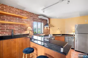 1055 River Road 905, Edgewater, NJ 07020 - Photo 3