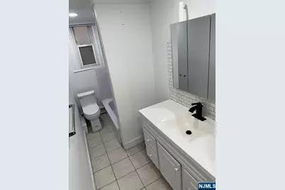 900 River Road 2A #2A, Edgewater, NJ 07020 - Photo 3