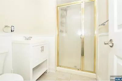 105 Parkway, Rochelle Park Township, NJ 07662 - Photo 19