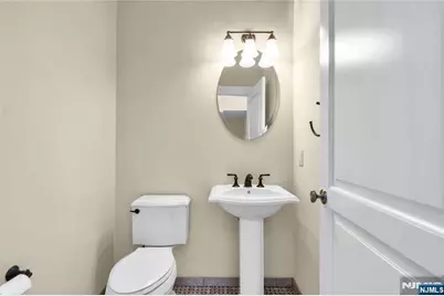 17 Moorings Lane, Edgewater, NJ 07020 - Photo 19