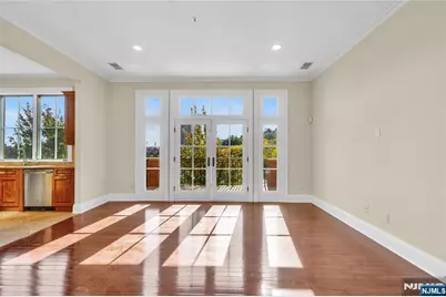 17 Moorings Lane, Edgewater, NJ 07020 - Photo 15