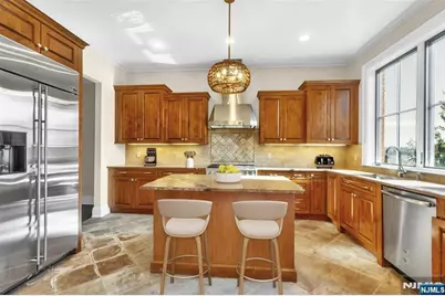 17 Moorings Lane, Edgewater, NJ 07020 - Photo 13