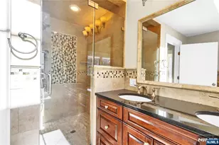 17 Moorings Ln, Edgewater, NJ 07020 - Photo 27