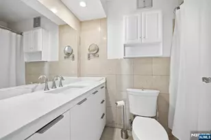 300 Winston Dr 807, Cliffside Park, NJ 07010 - Photo 9