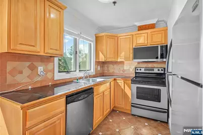 1317 15th Street 1317 #1317, Fort Lee, NJ 07024 - Photo 5