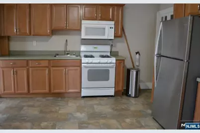 192 W Midland Avenue 1 #1, Paramus, NJ 07652 - Photo 7