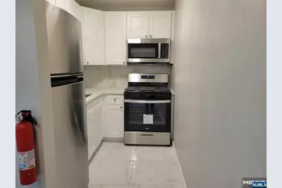 121 Pennington Avenue V2 #V2, Passaic, NJ 07055 - Photo 3