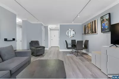 2000 Linwood Avenue 4P #4P, Fort Lee, NJ 07024 - Photo 9