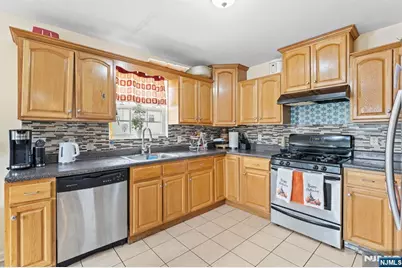 42 Randolph Street, Carteret, NJ 07008 - Photo 25