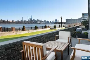 9 Somerset Ln 118, Edgewater, NJ 07020 - Photo 1