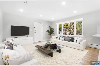 539 Undercliff Avenue 4 #4, Edgewater, NJ 07020 - Photo 1