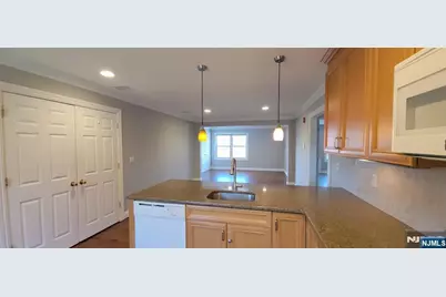 112 Franklin Turnpike D #D, Waldwick, NJ 07463 - Photo 9