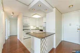 555 North Ave 21U, Fort Lee, NJ 07024 - Photo 7