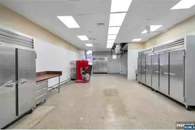 824 Broad Avenue, Ridgefield, NJ 07657 - Photo 15