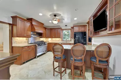 80 Prospect Avenue, Woodcliff Lake, NJ 07677 - Photo 13