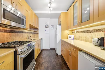 3 Horizon Road 606 #606, Fort Lee, NJ 07024 - Photo 9