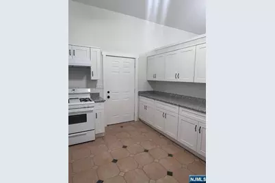 54 Blauvelt Place, Hackensack, NJ 07601 - Photo 11