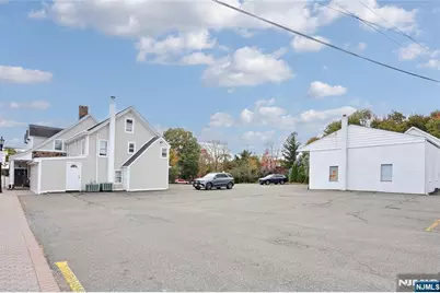 625 Wyckoff Avenue, Wyckoff Township, NJ 07481 - Photo 23