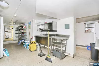 625 Wyckoff Avenue, Wyckoff Township, NJ 07481 - Photo 19