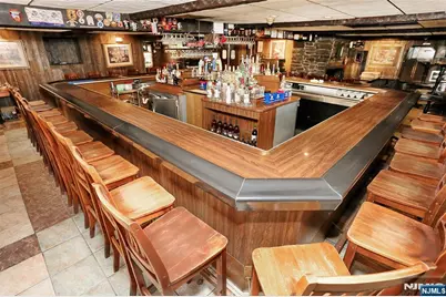 625 Wyckoff Avenue, Wyckoff Township, NJ 07481 - Photo 9