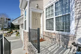 4 Masterson Ct 4, Waldwick, NJ 07463 - Photo 3