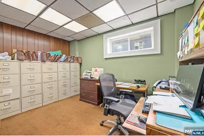 647 Anderson Avenue, Cliffside Park, NJ 07010 - Photo 17