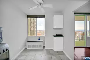 300 Winston Dr C1601, Cliffside Park, NJ 07010 - Photo 17