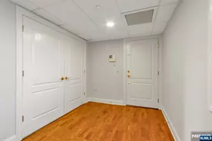 5401 Rio Vista Dr, Mahwah, NJ 07430 - Photo 5