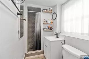 1283 Valley Road 7, Montclair, NJ 07043 - Photo 9