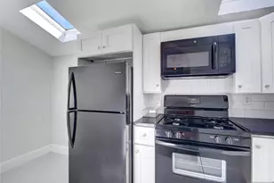 222 Lafayette Ave Floor 2, Lyndhurst Township, NJ 07071 - Photo 3