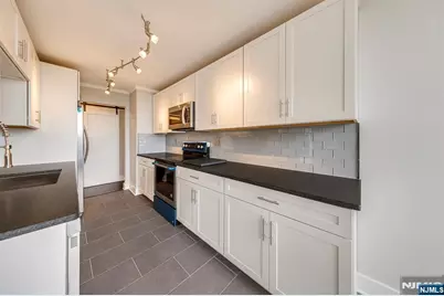 200 Winston Drive 716 #716, Cliffside Park, NJ 07010 - Photo 9