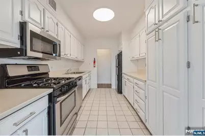 6 Horizon Road 310 #310, Fort Lee, NJ 07024 - Photo 13