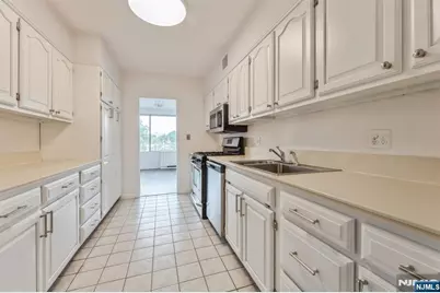 6 Horizon Road 310 #310, Fort Lee, NJ 07024 - Photo 15