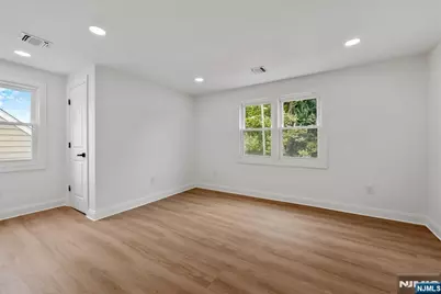 510 Halsted Street, East Orange, NJ 07018 - Photo 7