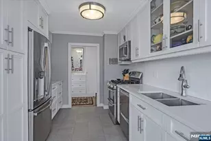 1600 Parker 17H, Fort Lee, NJ 07024 - Photo 13