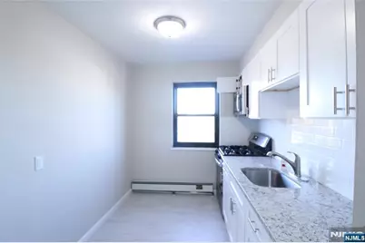 2335 Hudson Terrace E6 #E6, Fort Lee, NJ 07024 - Photo 9